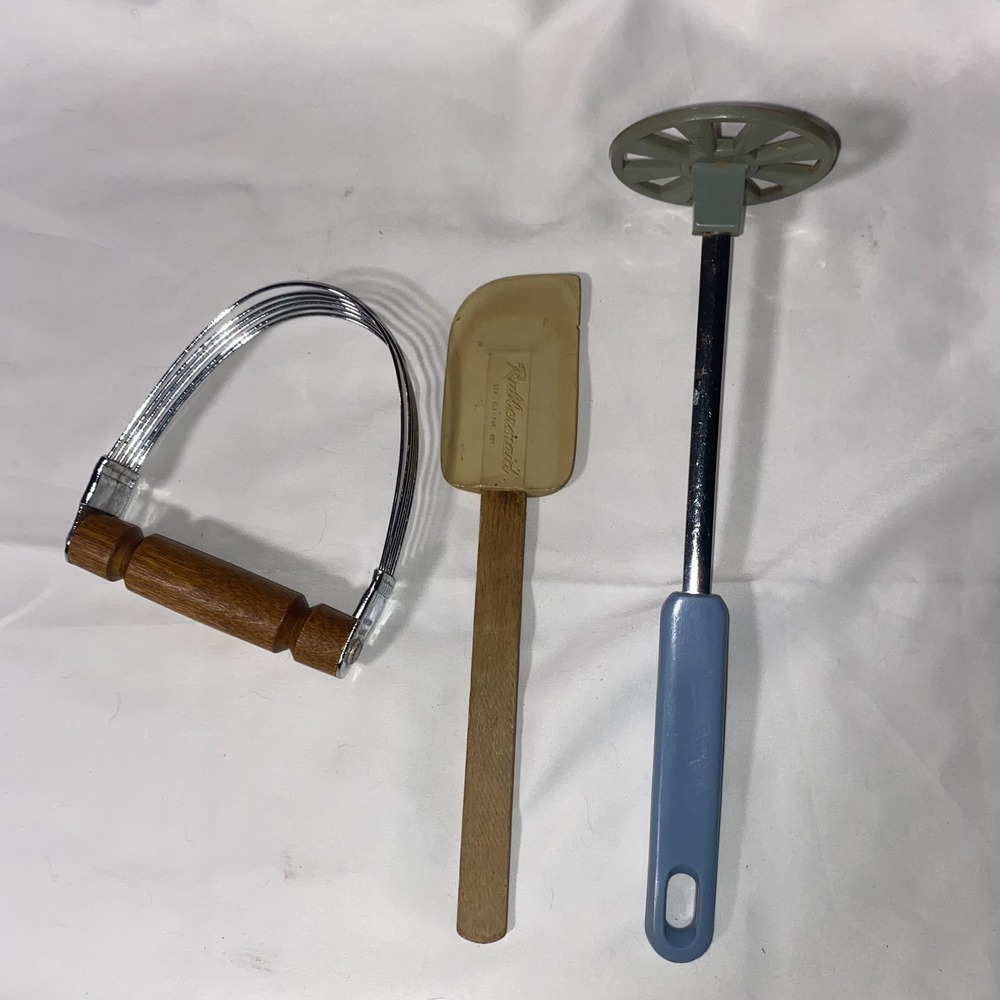 vintage 3 Piece Lot Of Kitchen Utensils, Masher, dough blender,‎ VTG Rubbermaid
